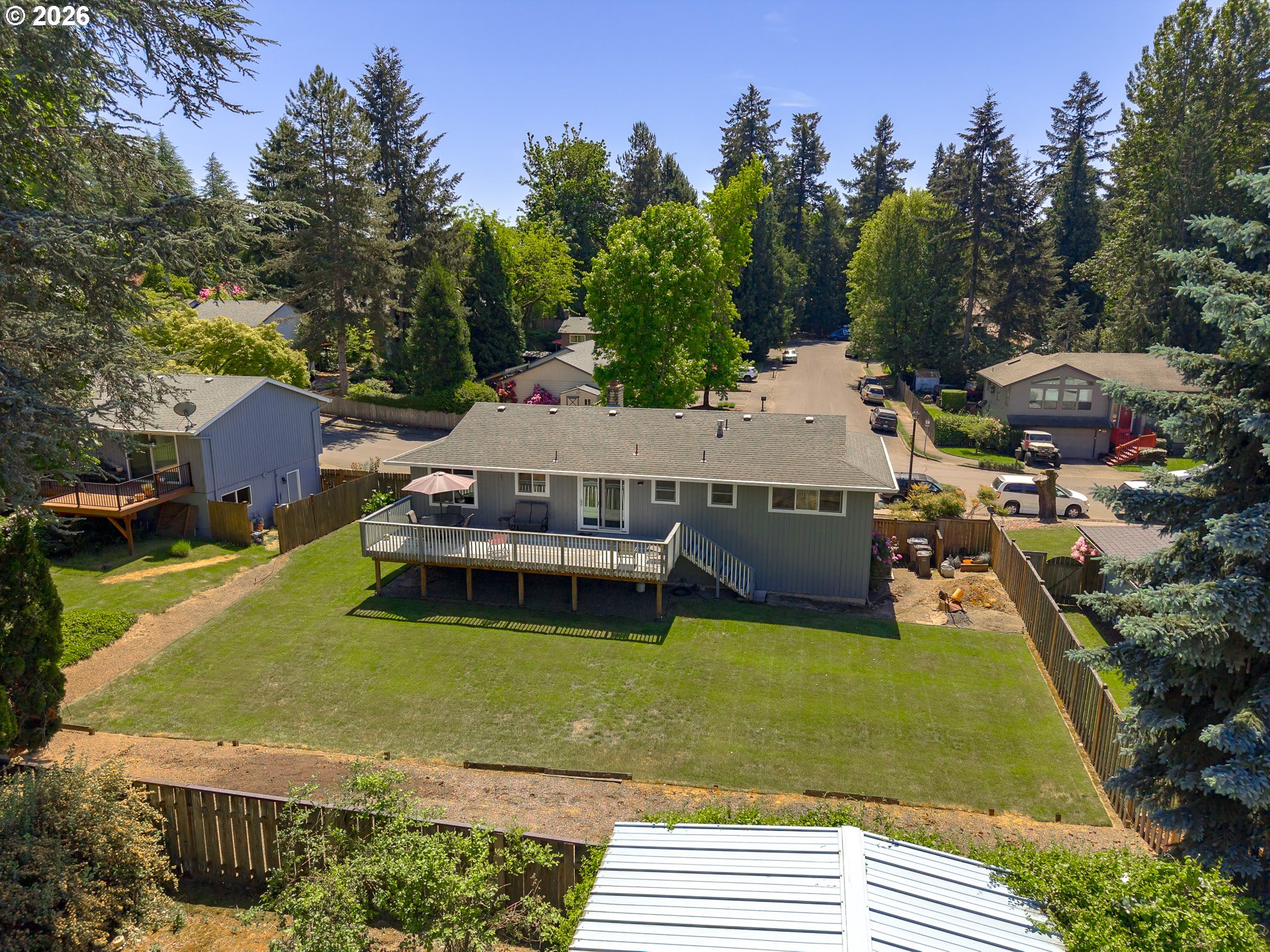 1360 TAMARISK DR