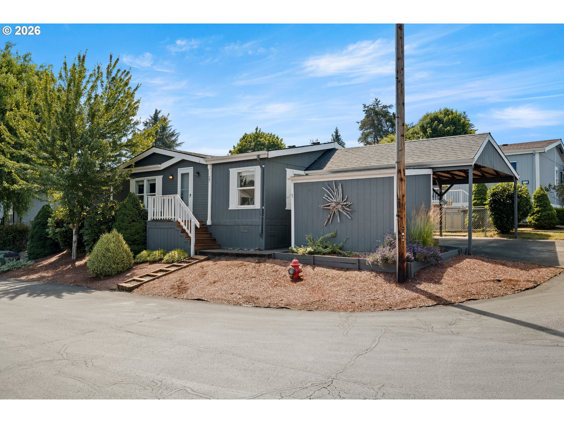 1819 SE ORIENT DR 17
