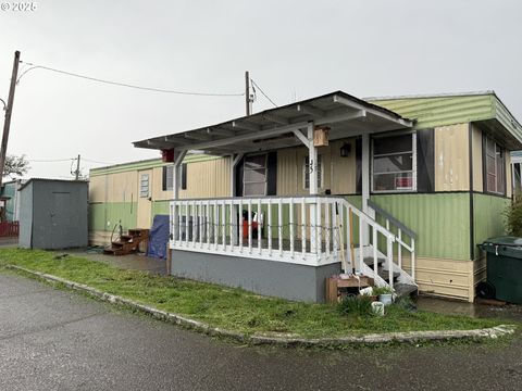 2071 NE STEPHENS ST Roseburg OR 97470