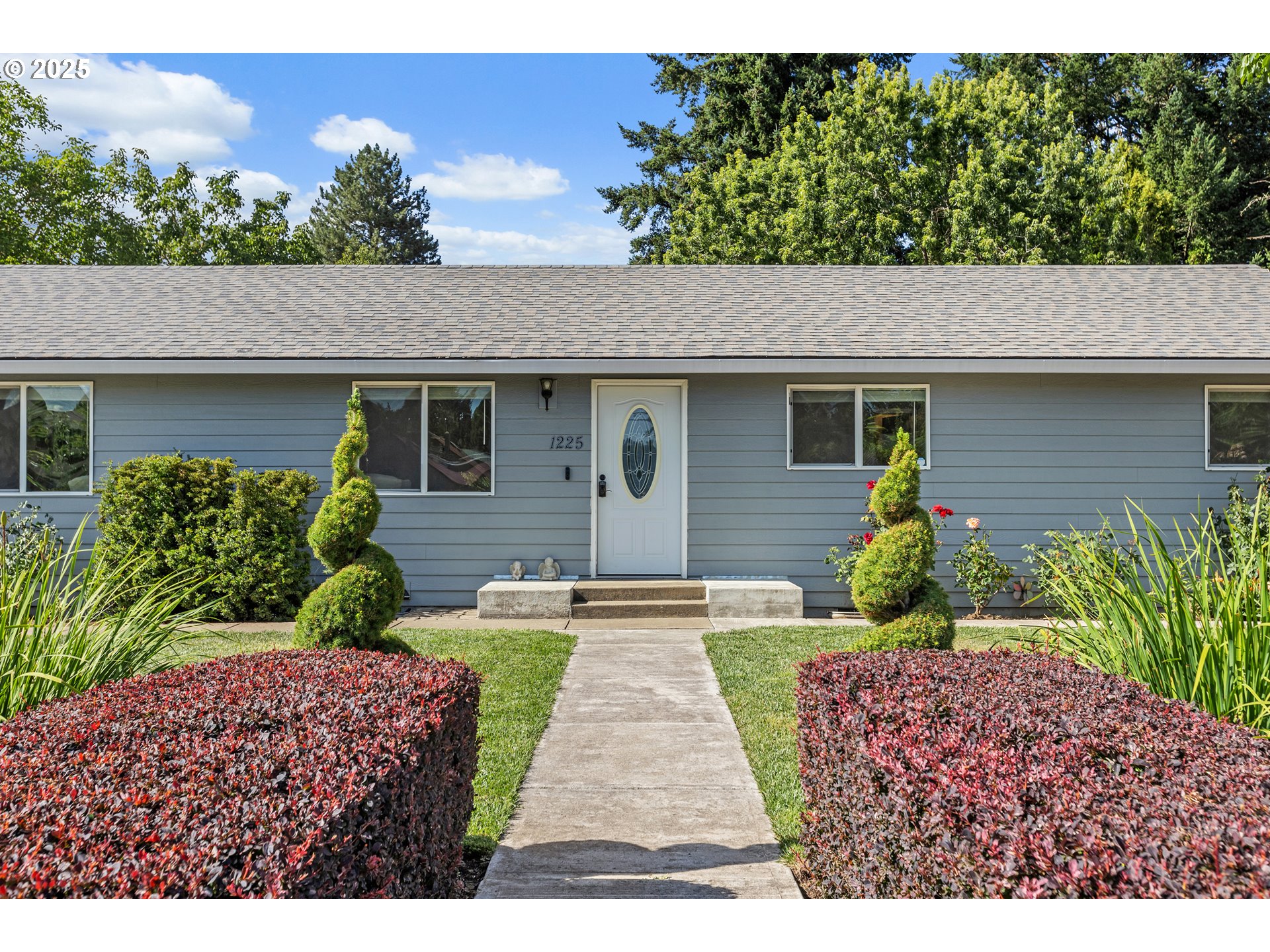 1225 CLEARVIEW AVE