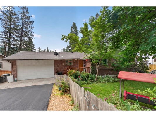 4525 FOX HOLLOW RD, EUGENE, OR 97405 - Image 8512ef136345c0f41d309d5b2e1faff8/2234332425