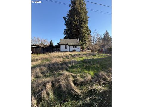 1114 LINCOLN ST Oregon City OR 97045