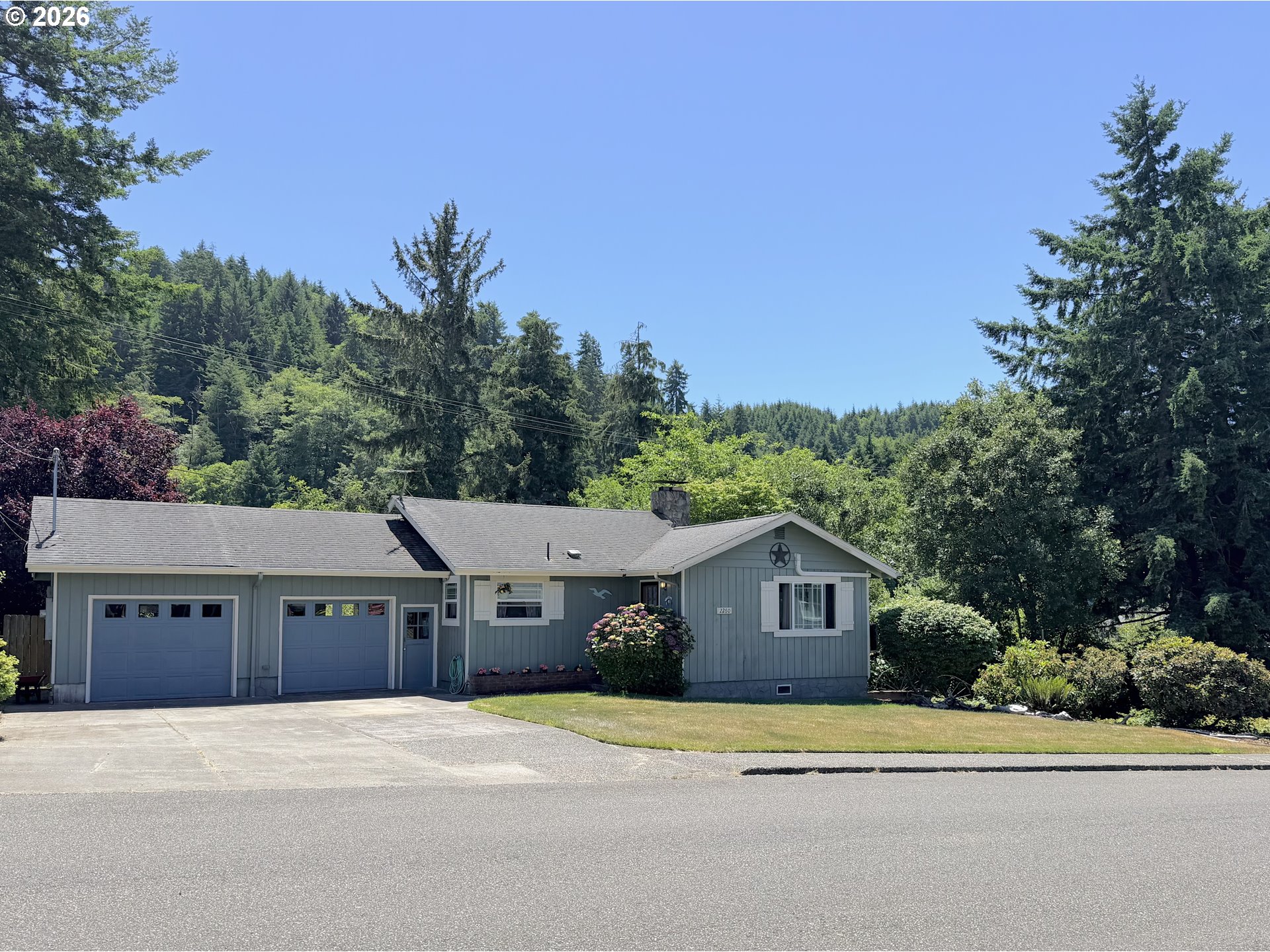 2260 ARTHUR DR