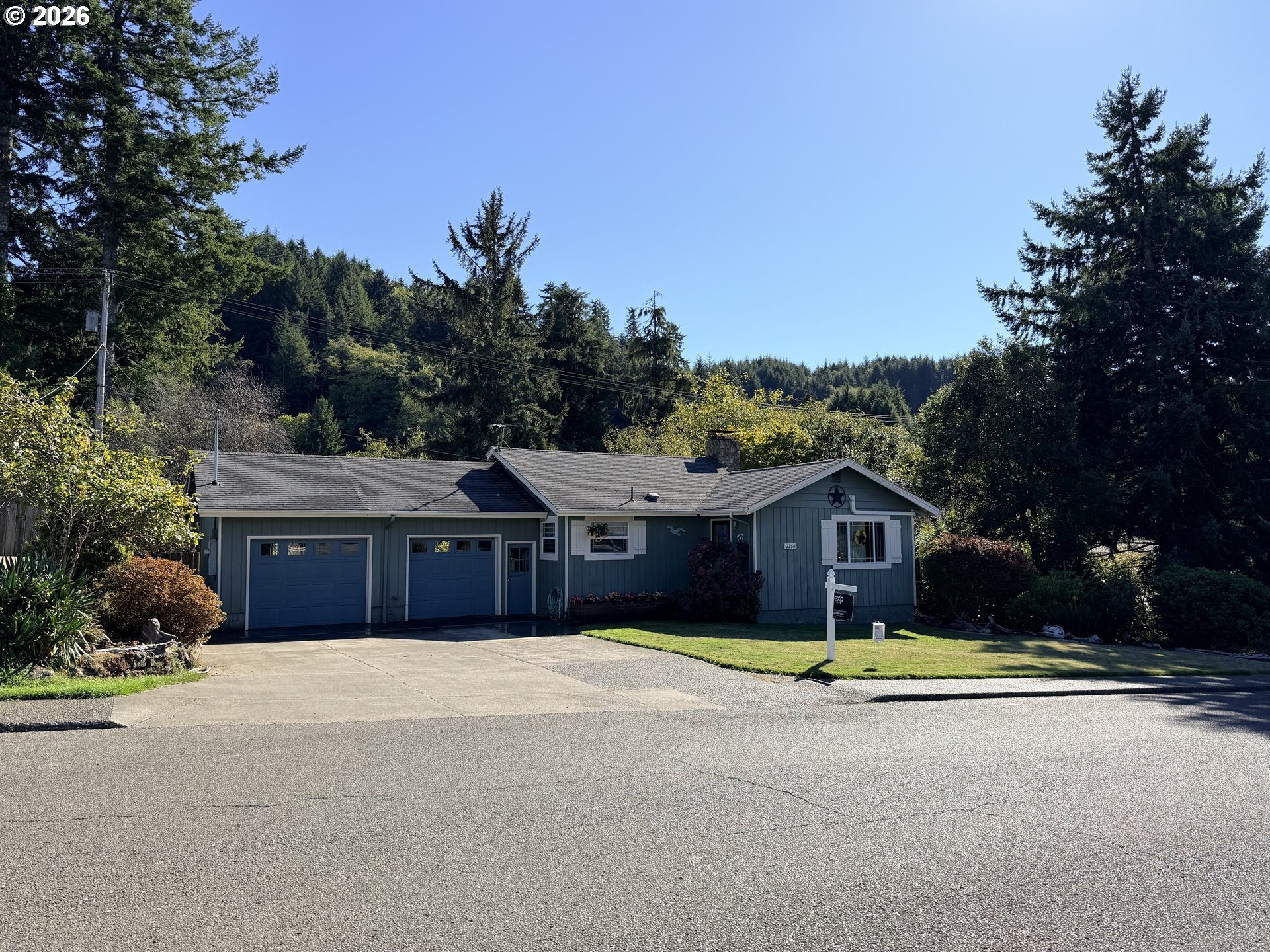 2260 ARTHUR DR