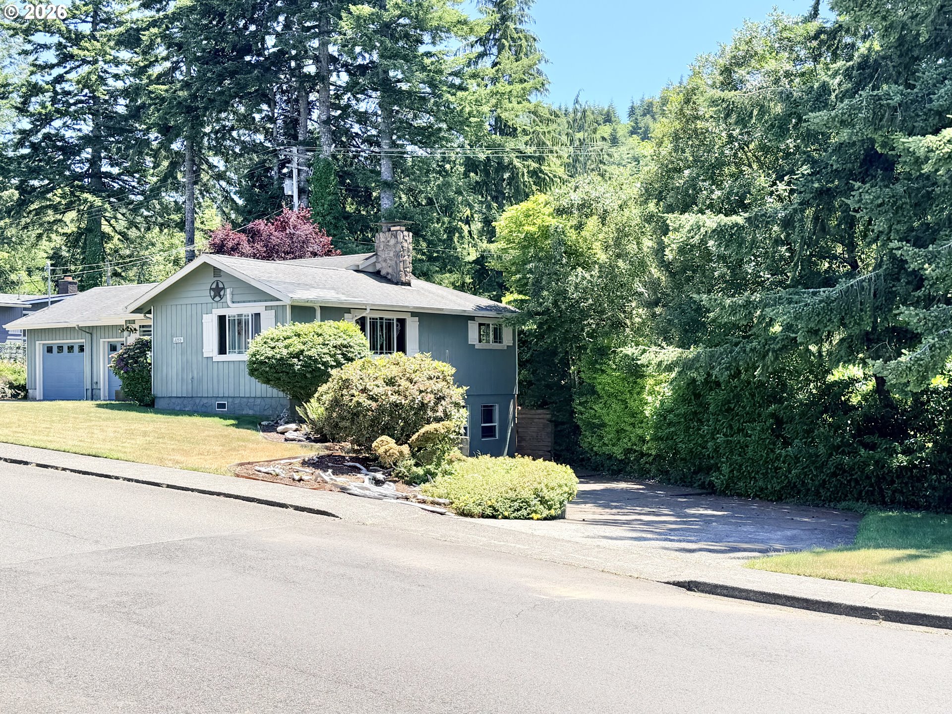 2260 ARTHUR DR