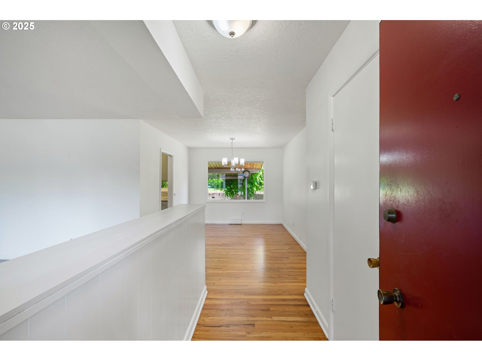 881 LINN AVE