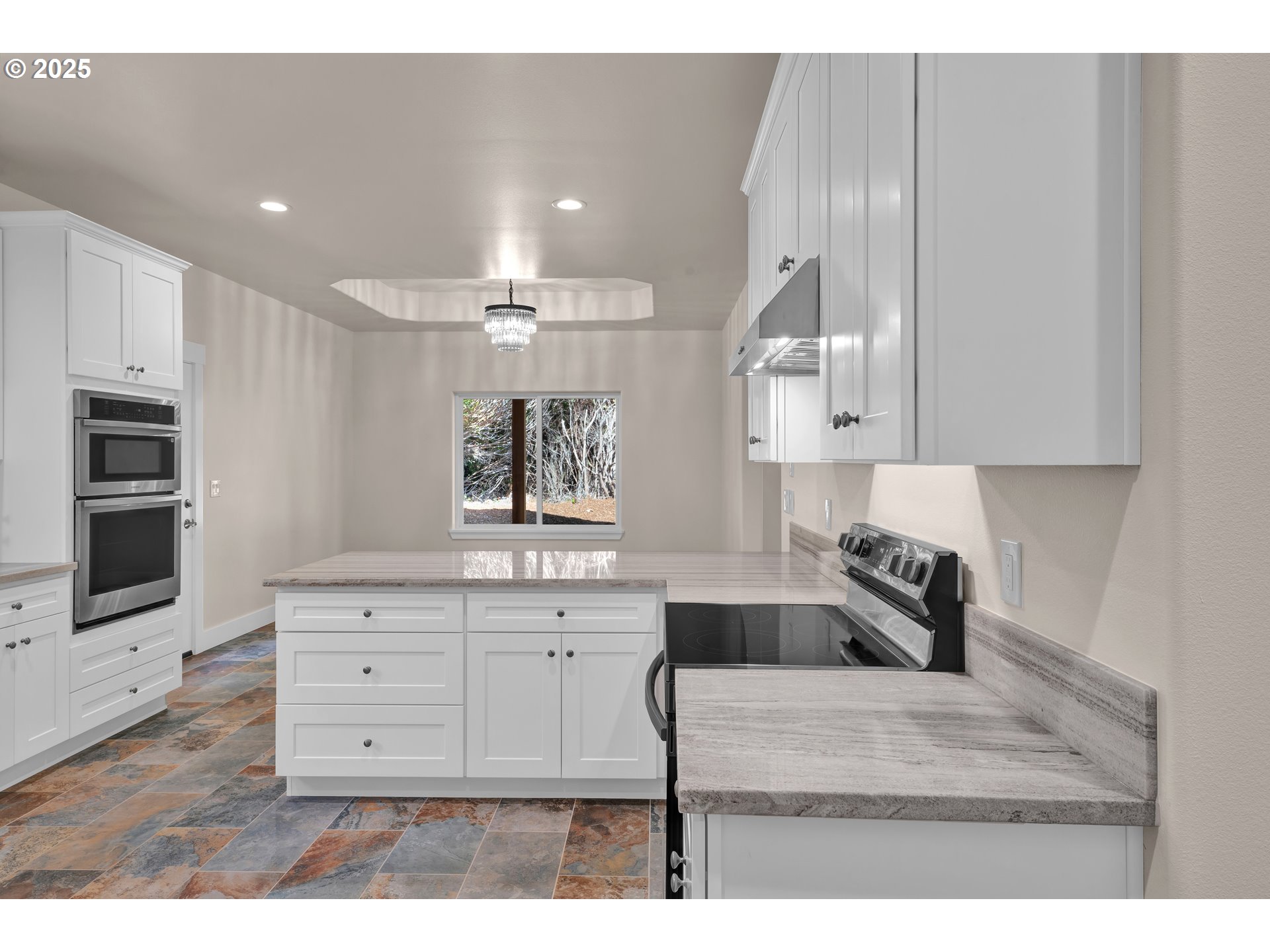 133 Shoreline DR