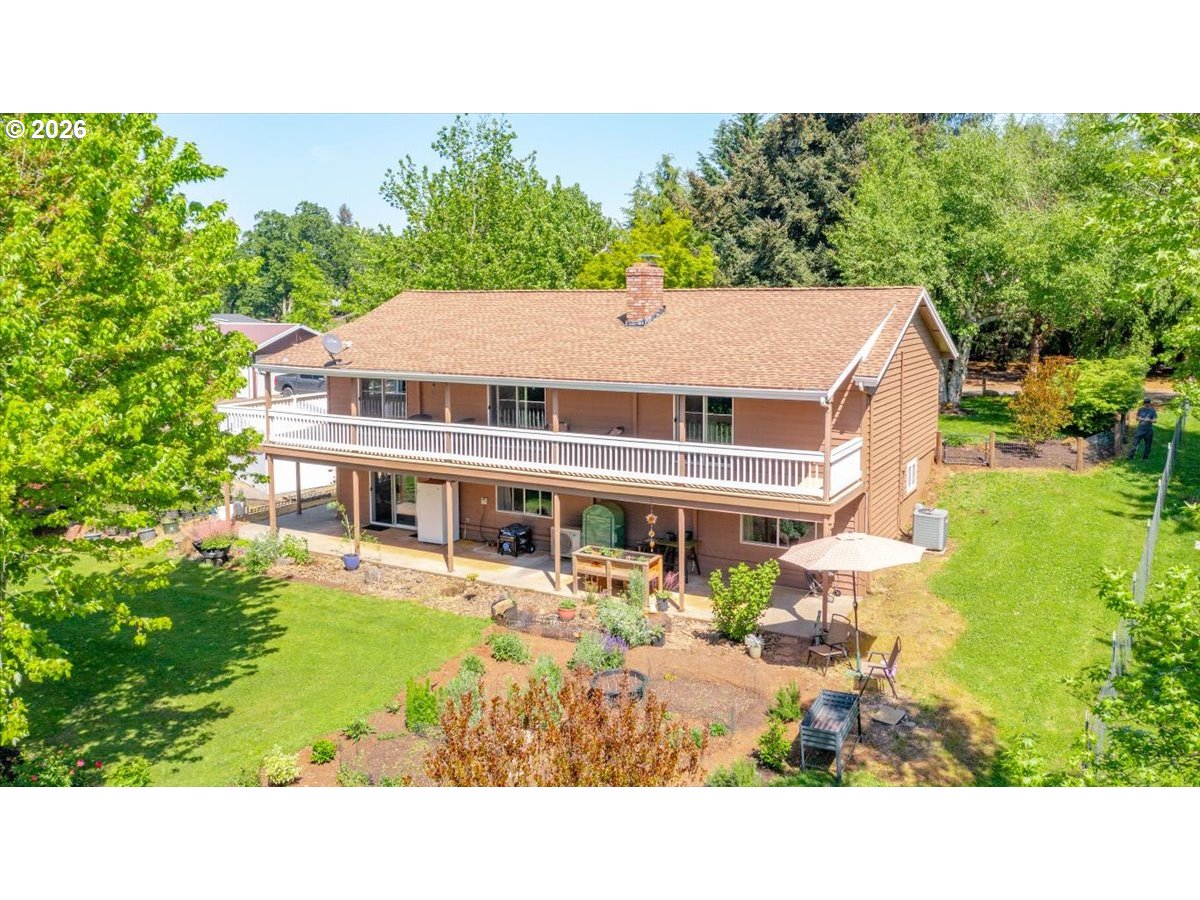 8471 TYRONE LN