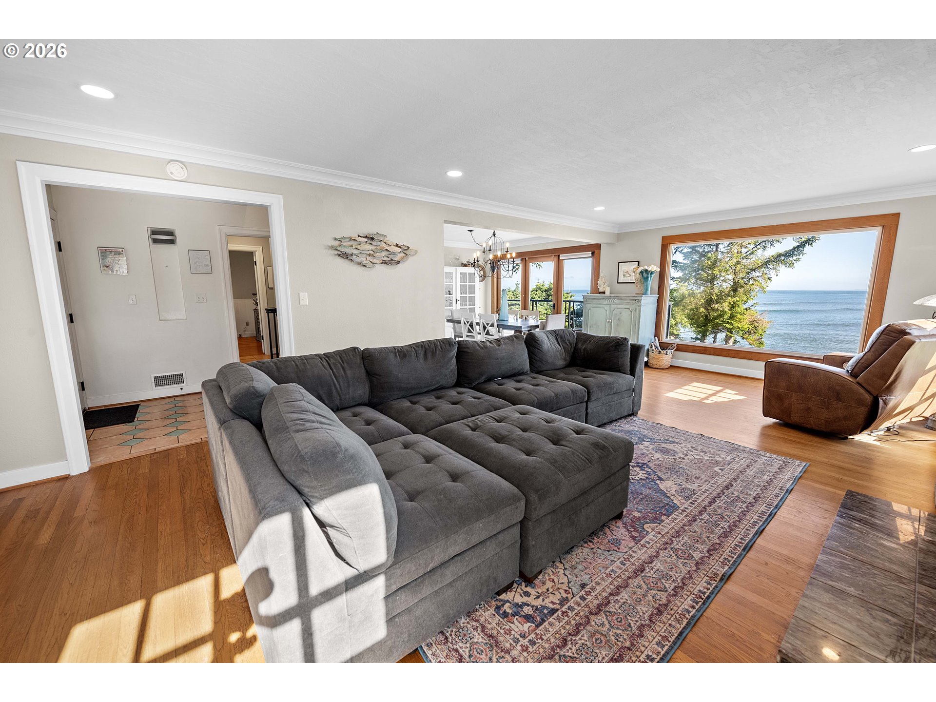 3232 SUNSET BLVD