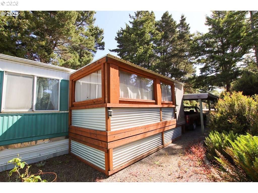 1600 RHODODENDRON DR 214