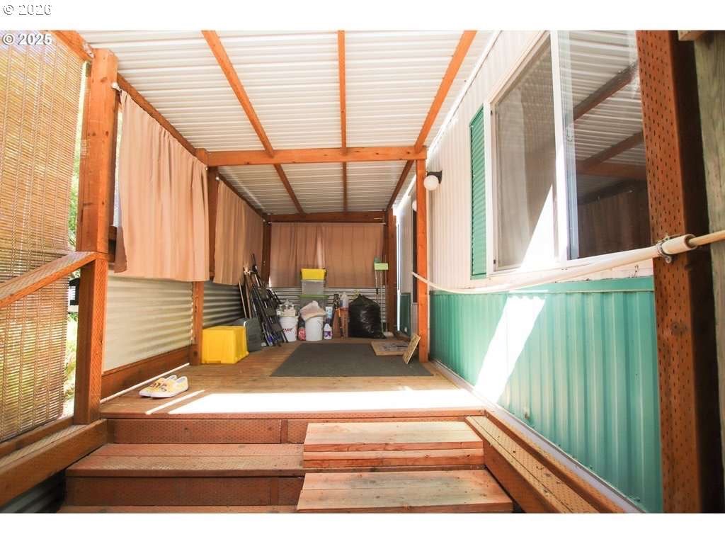 1600 RHODODENDRON DR 214