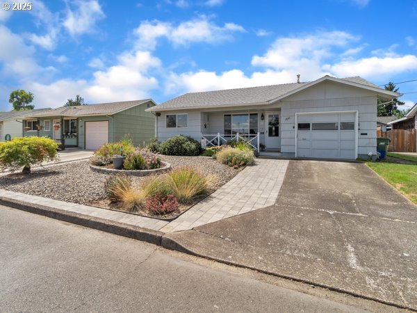 1841 UMPQUA RD