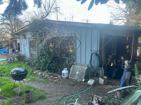 1991 SE MINTER BRIDGE RD Hillsboro OR 97123