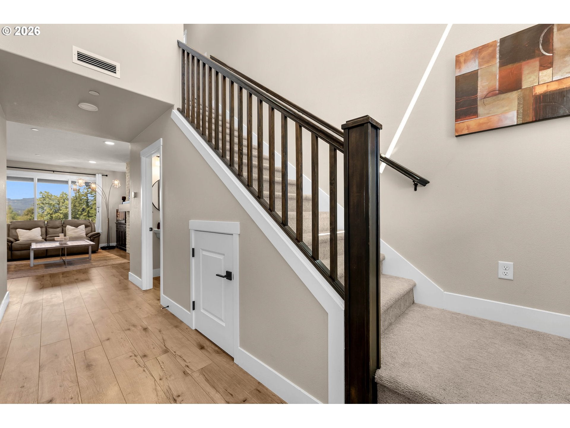 329 W LAUREL ST
