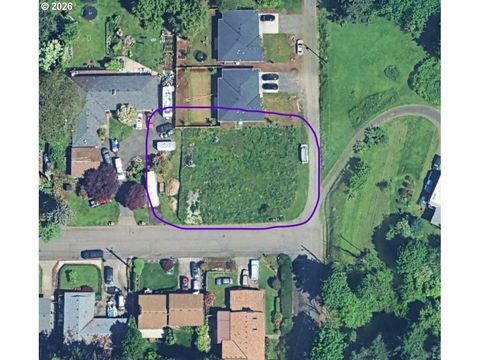 SE NWC SCHILLER  SE 140 AVE Portland OR 97236