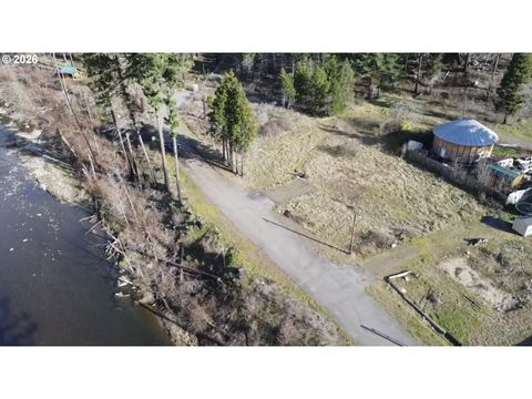 51800 ROSE ST 2 Blue River OR 97413