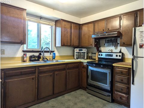 Tiny photo for 47696 W 1st St, Oakridge, OR 97463 (MLS # 619377929)