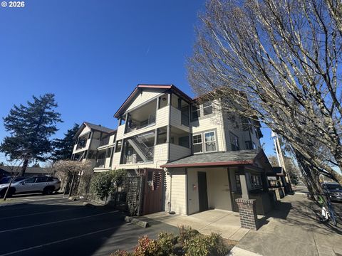 737 NE 99th Ave Unit 24, Portland, OR 97220 - #: 555455306