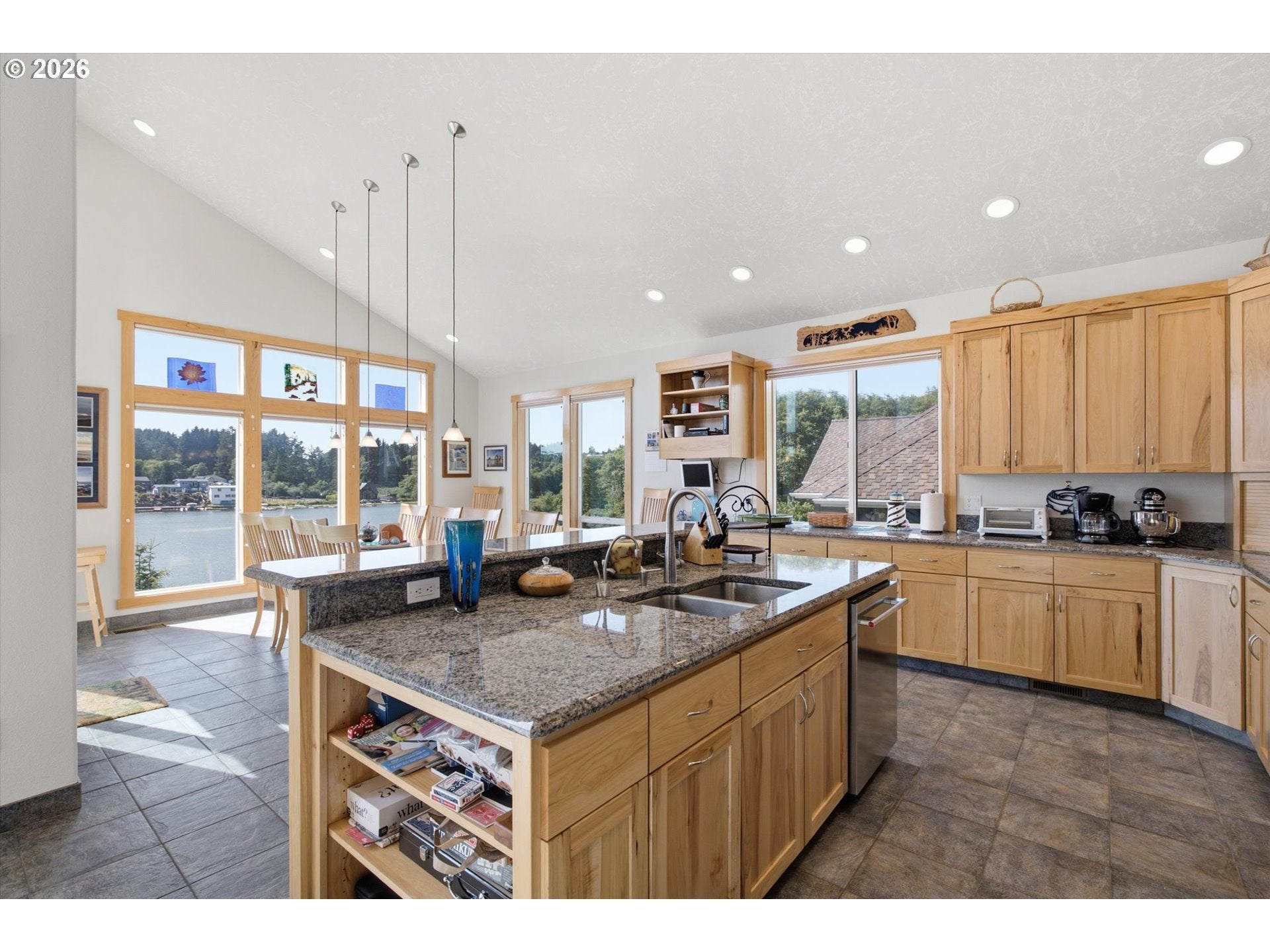 3440 NE 40TH CT