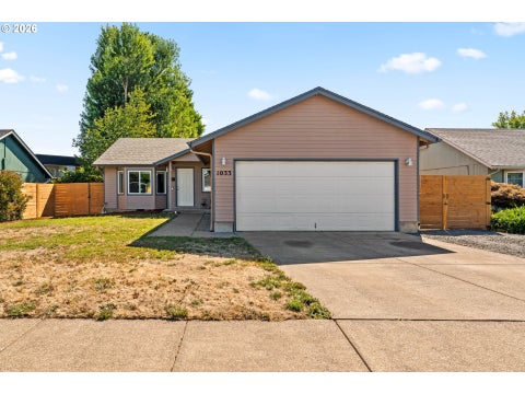 Photo of 1033 Ash Grove Loop, Creswell, OR 97426 (MLS # 772576723)
