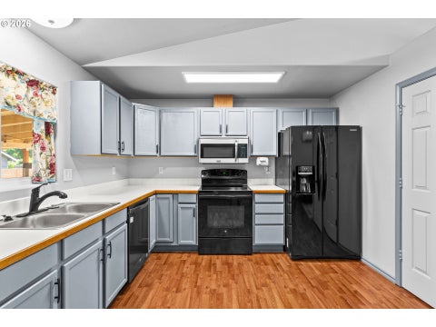 Tiny photo for 1033 Ash Grove Loop, Creswell, OR 97426 (MLS # 772576723)