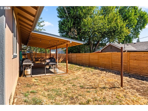 Tiny photo for 1033 Ash Grove Loop, Creswell, OR 97426 (MLS # 772576723)