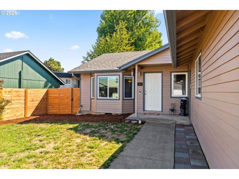 Tiny photo for 1033 Ash Grove Loop, Creswell, OR 97426 (MLS # 772576723)