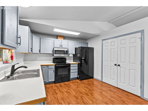 Tiny photo for 1033 Ash Grove Loop, Creswell, OR 97426 (MLS # 772576723)