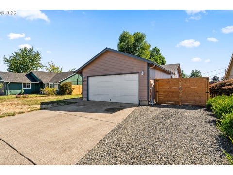Tiny photo for 1033 Ash Grove Loop, Creswell, OR 97426 (MLS # 772576723)
