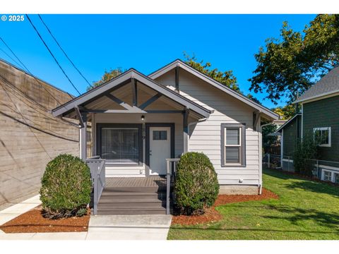 1219 SE RHINE ST Portland OR 97202
