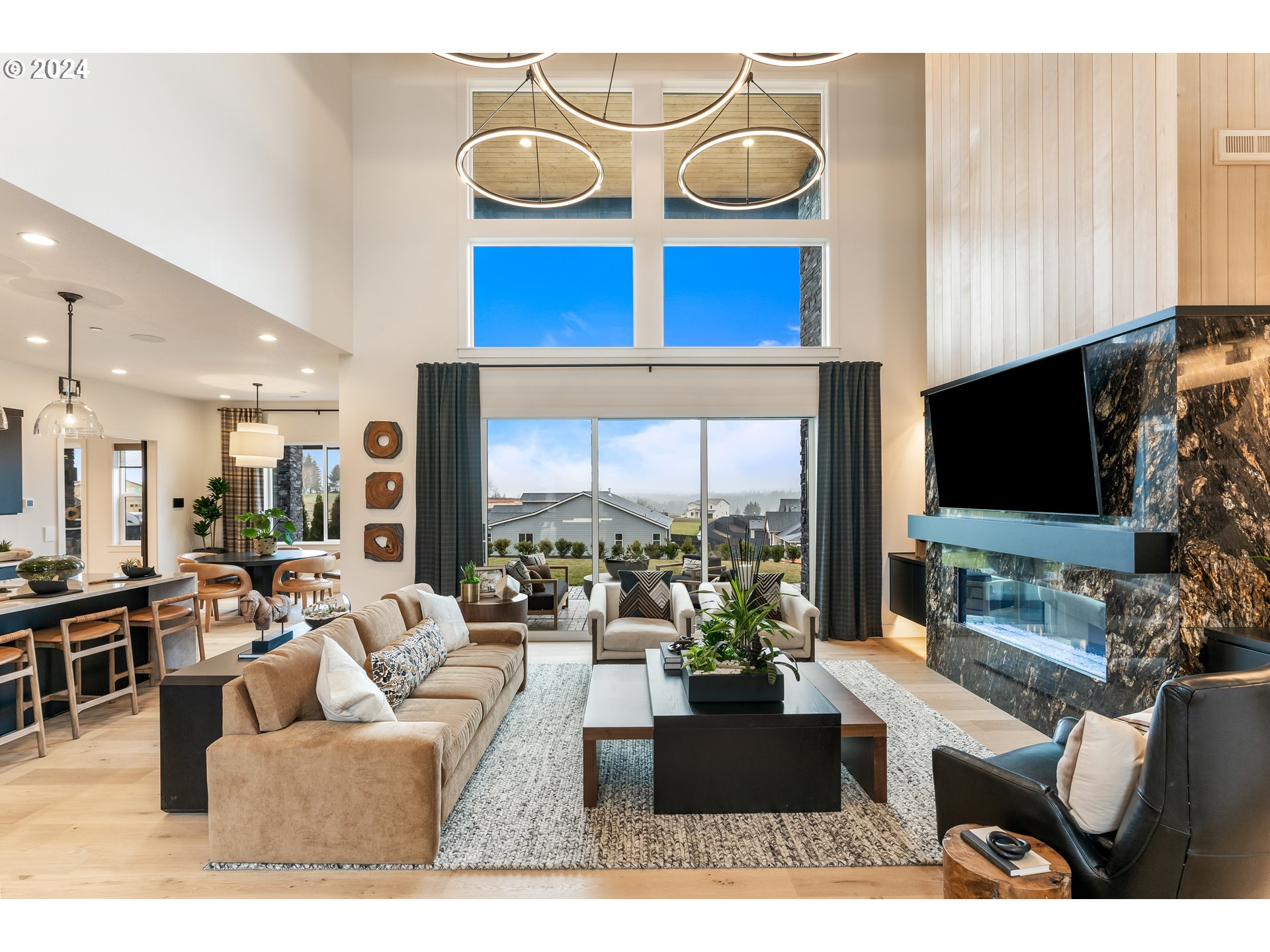 301 W FIR LOOP