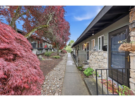 1550 SE LAVA DR APT 9, MILWAUKIE, OR 97222 - Image 866d56db5652aee4e1bab08ad81d944b/4236724271