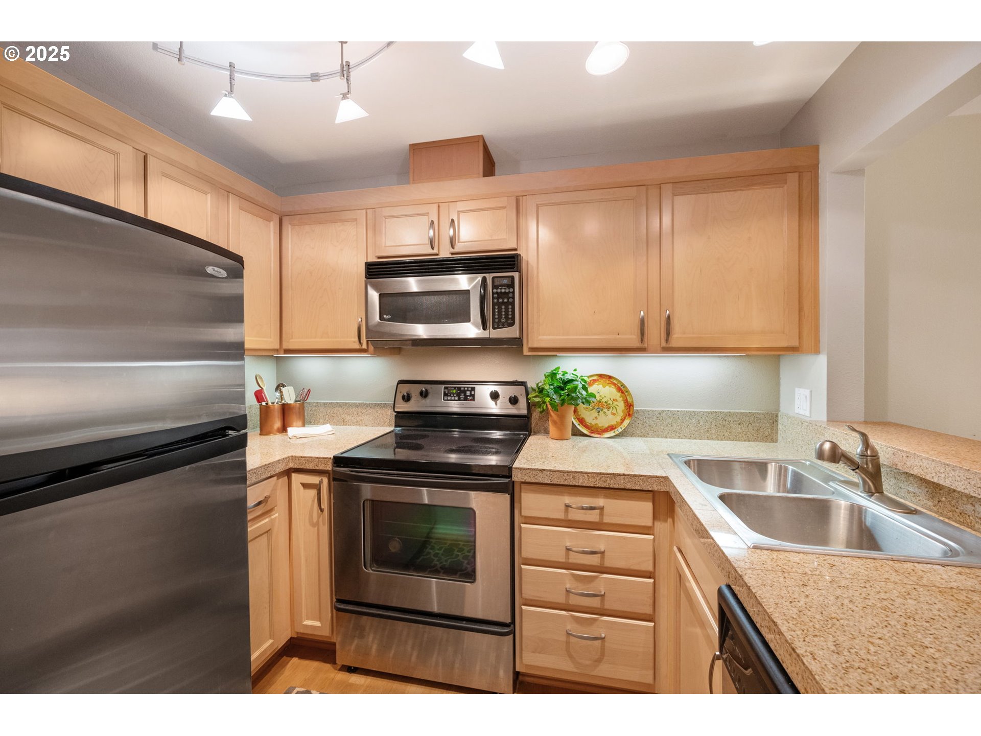 1500 SW PARK AVE 303