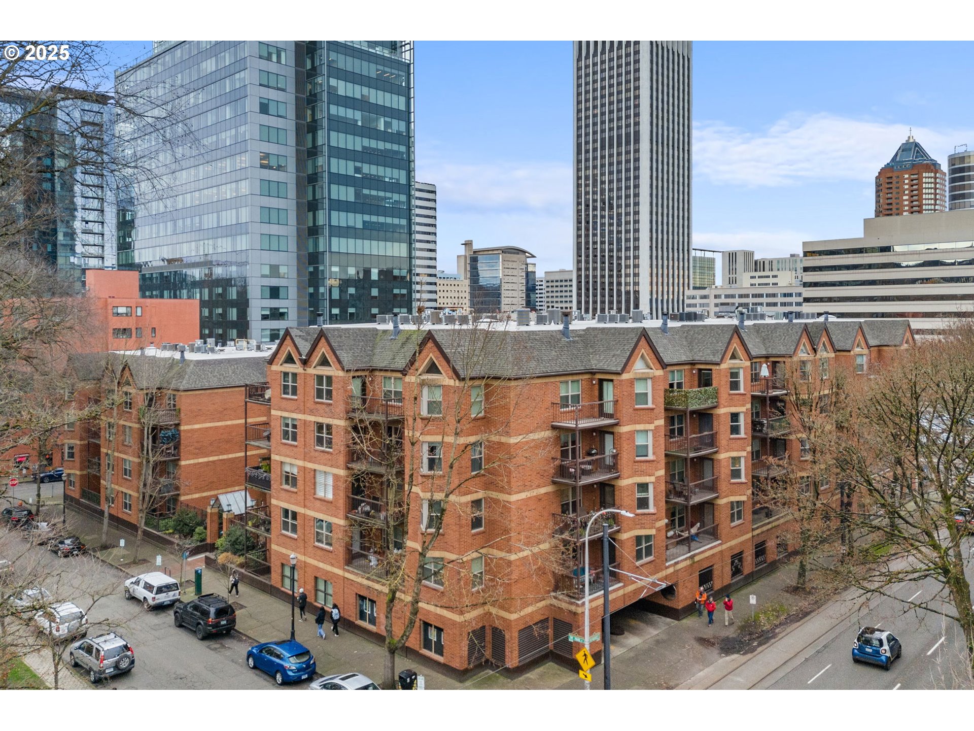 1500 SW PARK AVE 303