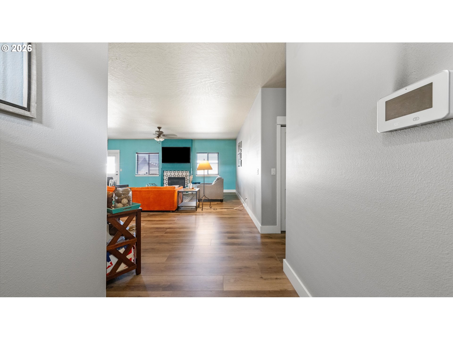 379 NW CRESTVIEW CT