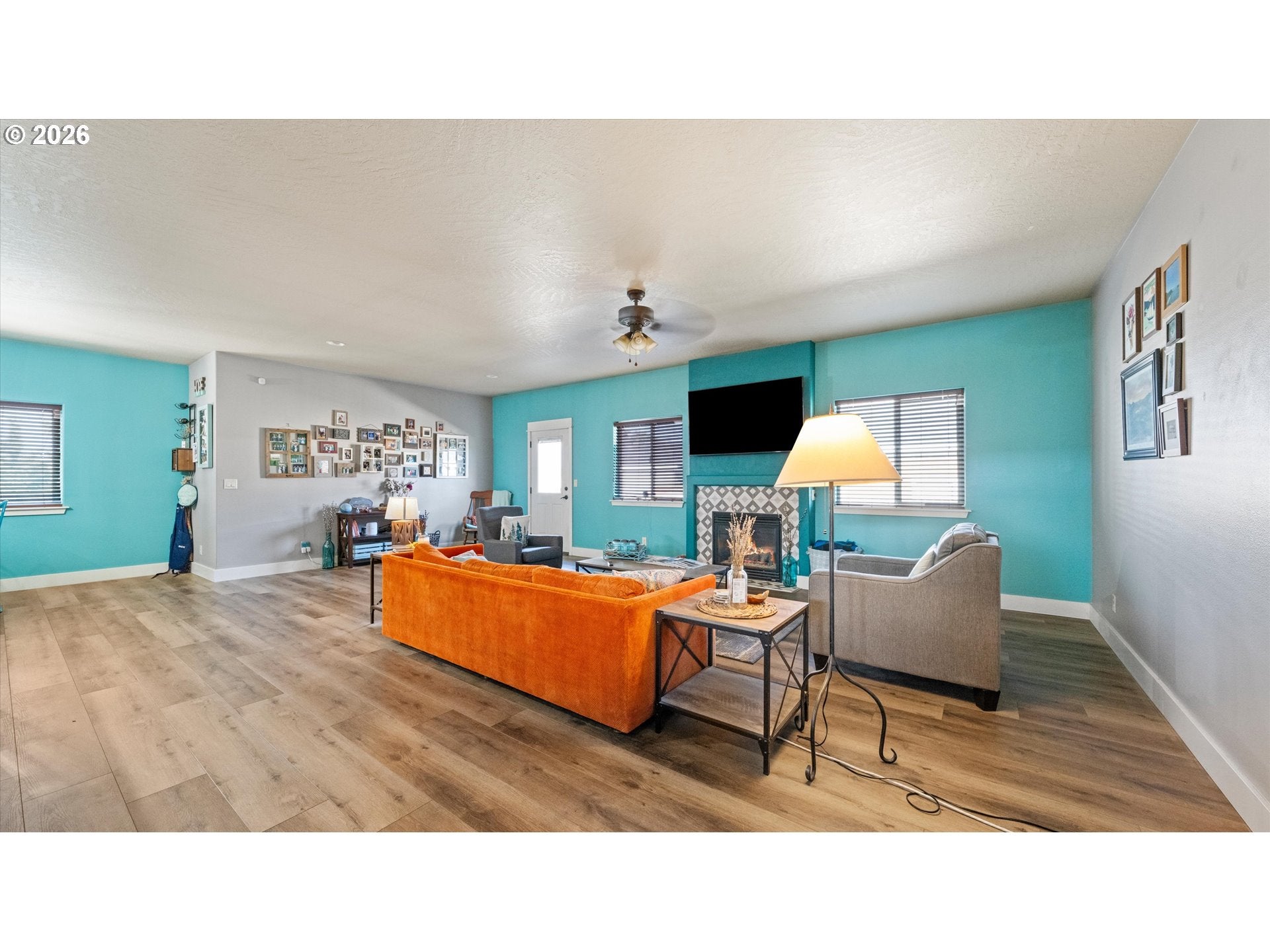379 NW CRESTVIEW CT