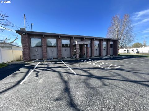 702 E MAIN ST Hermiston OR 97838