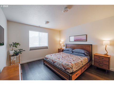 Tiny photo for 207 Rockcrest Dr, Lowell, OR 97452 (MLS # 293003347)