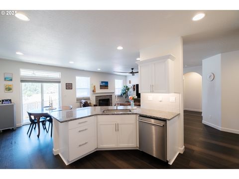 Tiny photo for 207 Rockcrest Dr, Lowell, OR 97452 (MLS # 293003347)