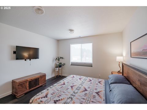 Tiny photo for 207 Rockcrest Dr, Lowell, OR 97452 (MLS # 293003347)