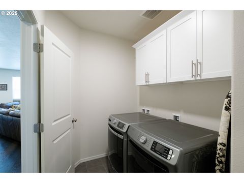 Tiny photo for 207 Rockcrest Dr, Lowell, OR 97452 (MLS # 293003347)