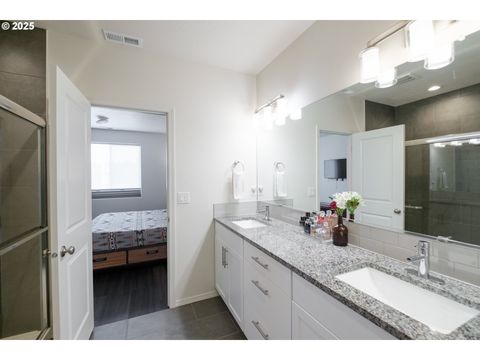 Tiny photo for 207 Rockcrest Dr, Lowell, OR 97452 (MLS # 293003347)