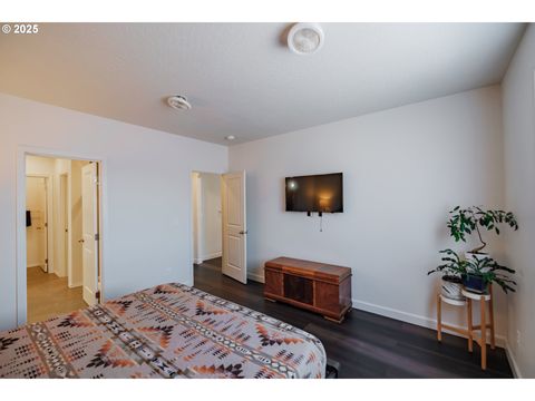 Tiny photo for 207 Rockcrest Dr, Lowell, OR 97452 (MLS # 293003347)