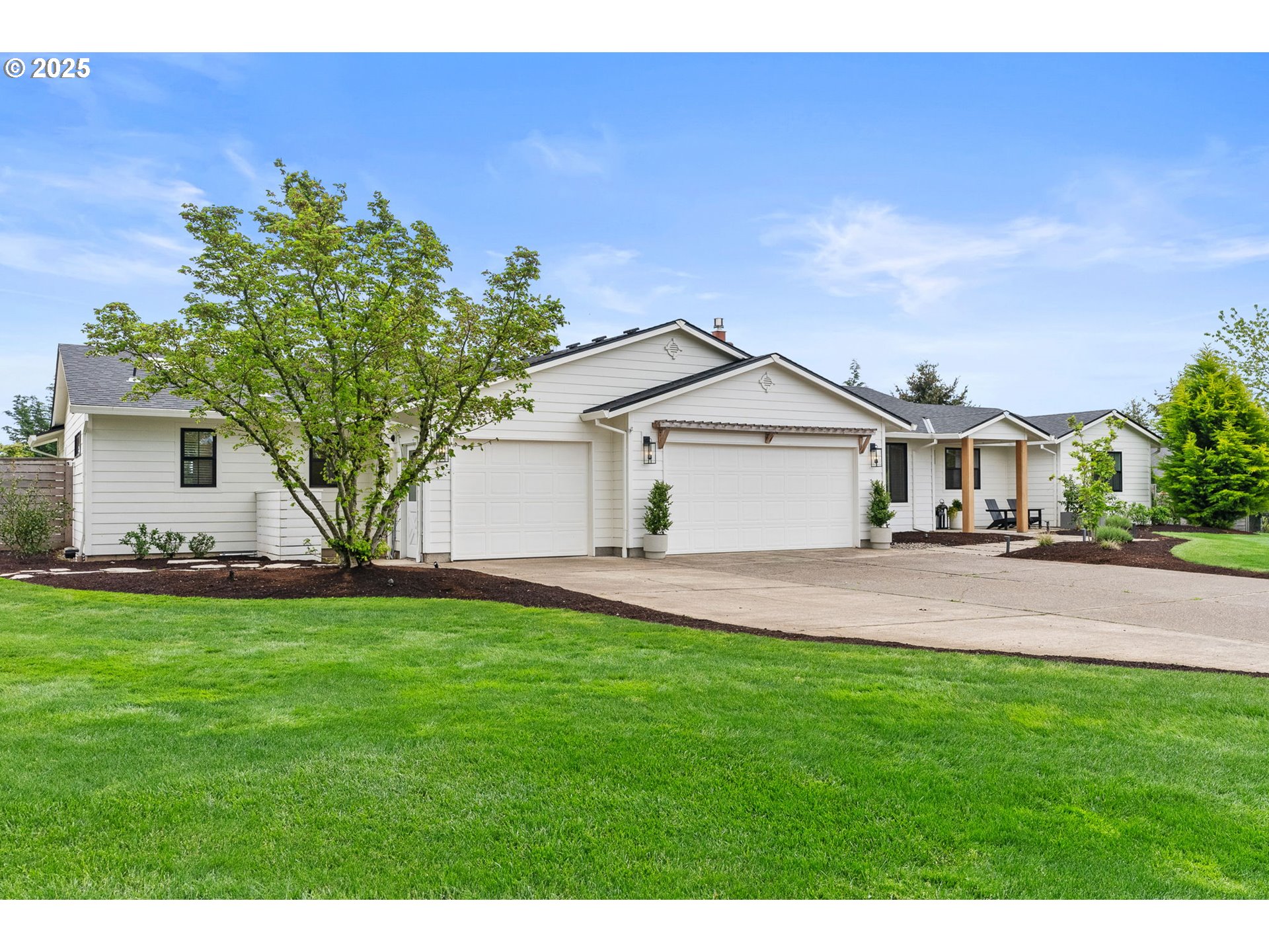 15000 NE LAWNVIEW CIR