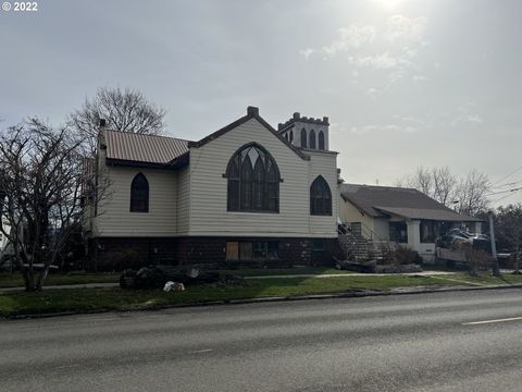 A home in La Grande