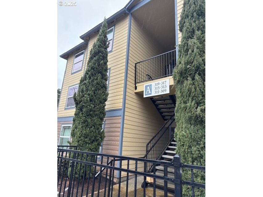 319 SE 162ND AVE 319