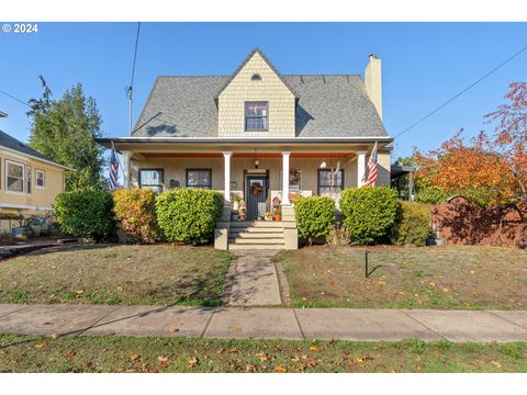 A home in Cottage Grove