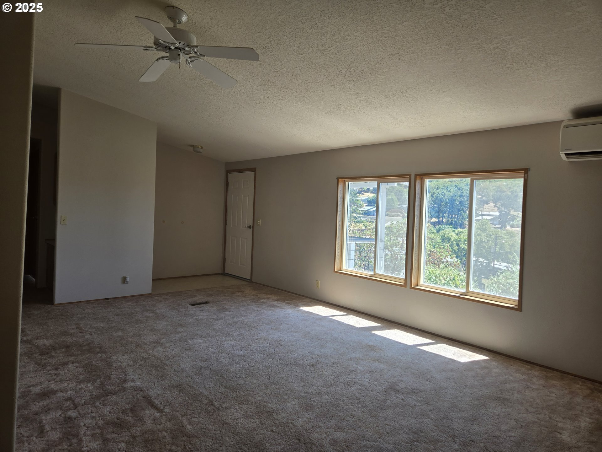 132 OAK TREE RD