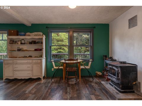 A home in Clatskanie