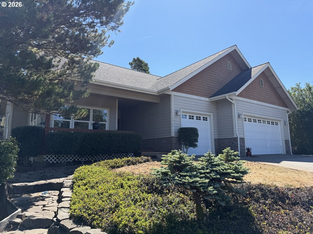 1015 Prestwick CT